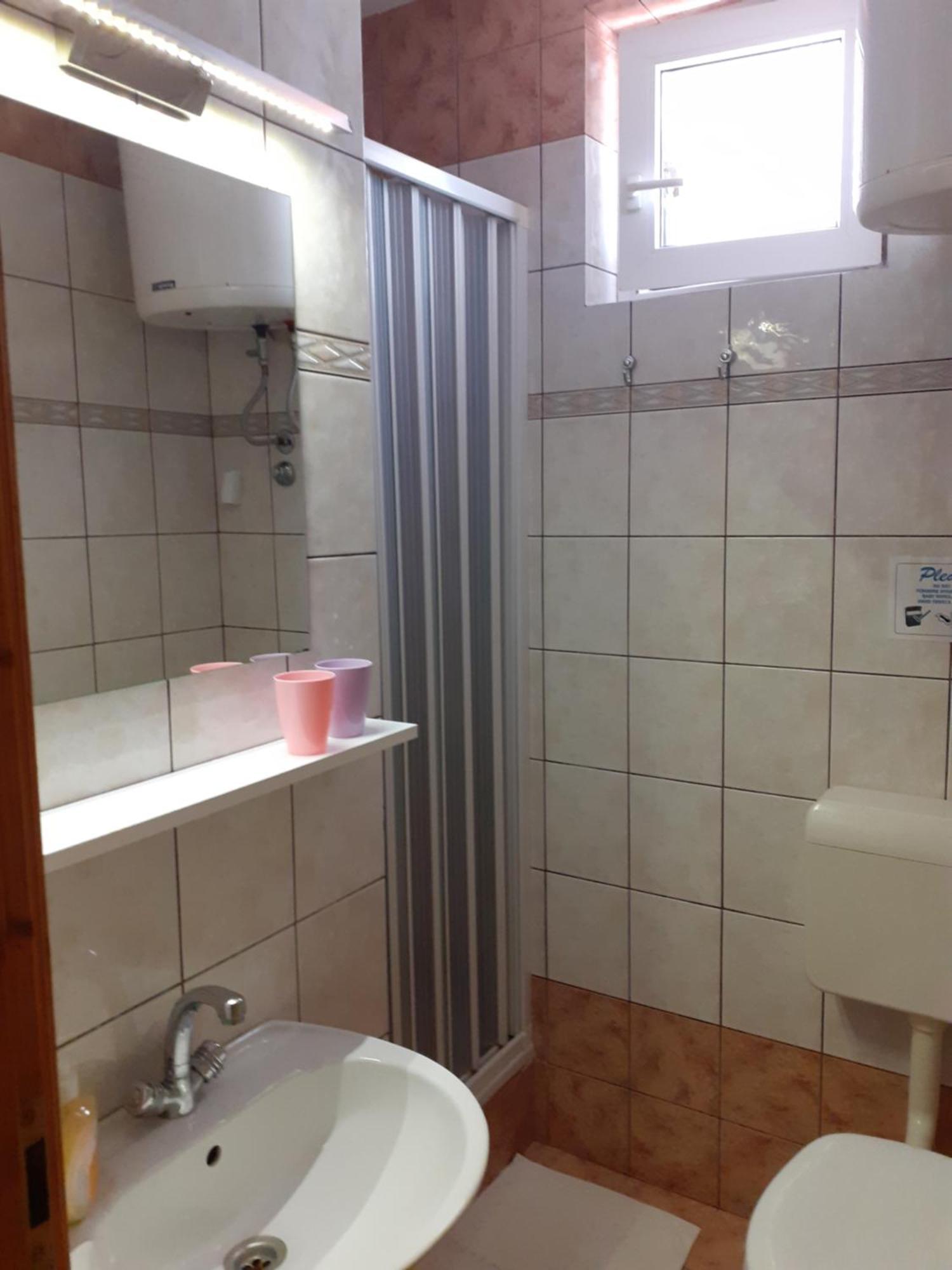 Apartments And Rooms Markovski Palit Chambre photo
